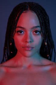 Quintessa Swindell في دور Julie