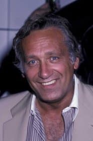 Carmine Caridi في دور Gino Mascone
