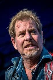 Brad Gillis في دور Guitars