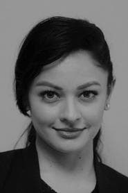 Pooja Kumar dans le rôle de Karpagavalli