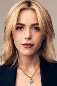 كيرنان شيبكا في دور Bea Johnson