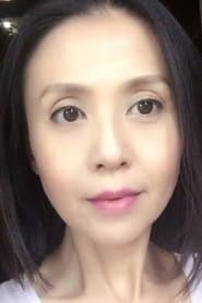 中原翔子 dans le rôle de Asako Murato