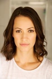 Kristen Lee Gutoskie في دور Roxy Dunbarton