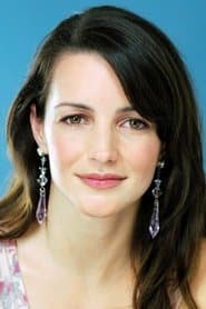 كريستين دافيس في دور Kelly Finch