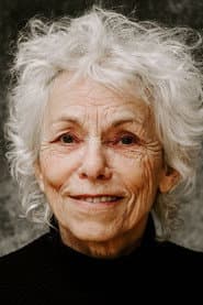 Sibylle Maria Dordel dans le rôle de Institute Assistant