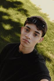 Peth Denk في دور Tom