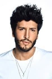 سيباستيان ياترا في دور Toddrick Spencer