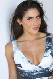 Nikki Alexis Howard dans le rôle de Dr. Angie Yost