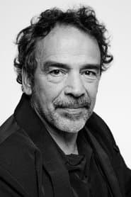 Damián Alcázar dans le rôle de Alberto Reyes