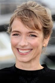 Julie-Anne Roth as Jeanne