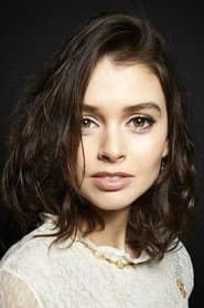 Madeleine Coghlan في دور Maxine (segment "Valentine's Day")