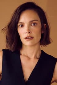 Jodi Balfour في دور Karen