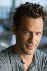 Chris Gartin في دور Mr. Rader