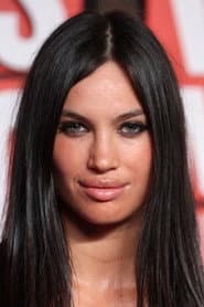Alina Puscau as Hannah