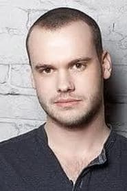 Stephen Louis Grush dans le rôle de Leo