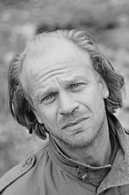 Leon Vitali في دور Brother Donald