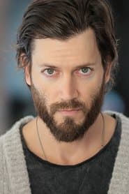 Damon Lipari في دور Damon Bennett