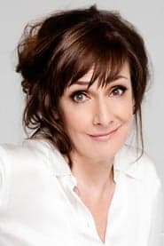 Pauline McLynn في دور Aunt Detie