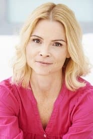 Emma Campbell في دور Alice Fasulo