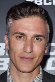 Noam Jenkins dans le rôle de Romeo
