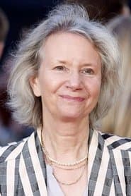 Eileen Davies dans le rôle de Miss Ross