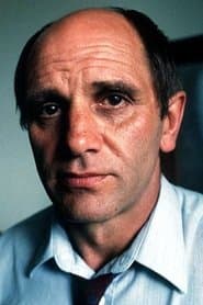 Bruno Lawrence في دور Detective Sr. Sgt. Terry Batchelor