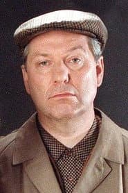 Gerd Dudenhöffer as Kellner