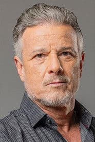 Marcello Novaes as Gabriel "Pai da Priscila"