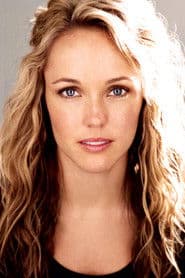Brianne Moncrief dans le rôle de Claire