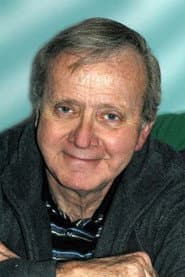 Tom Tully في دور Marine Captain