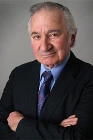 Joe Bellan في دور Burly Detective