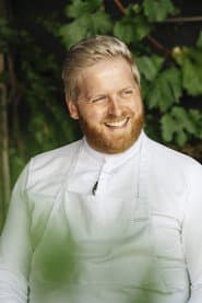 Ricky Saward dans le rôle de Self - Vegan Chef
