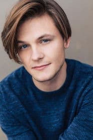 Burke Swanson dans le rôle de James 'Jim' Hopper Jr.