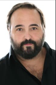 Manuel Gancedo dans le rôle de Linares