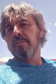 Rolando de Castro في دور Octagón (voice)