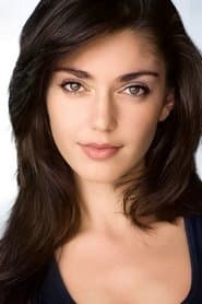 Emilia Ares dans le rôle de Viktoria