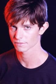 Jason Behr dans le rôle de Doug McCarthy