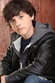 Hunter Payton dans le rôle de Patrick Douglas