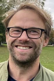 Søren Byder as Jonas