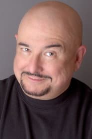 Tony Toscano dans le rôle de Judge Coldstone