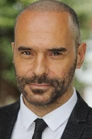Michael Greco dans le rôle de Niarchos