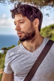 Chico Morera dans le rôle de Vlogger #3