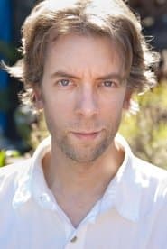 Geoff Redknap في دور Worm Host Creature