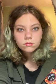 Zoe Finn في دور Zingle