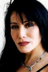 Alejandra Walker dans le rôle de Carmen