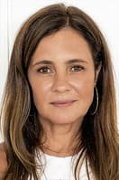 Adriana Esteves as Sônia