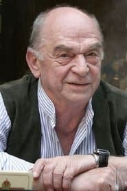Bodrogi Gyula في دور Rá, a szürke varjú (voice)