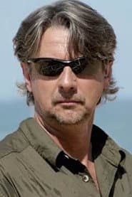Víctor Mallarino as Pablo Mallarino