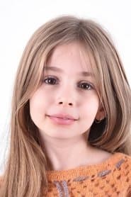 Azra Aksu في دور Elif