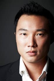 Andrew Lua dans le rôle de Ping